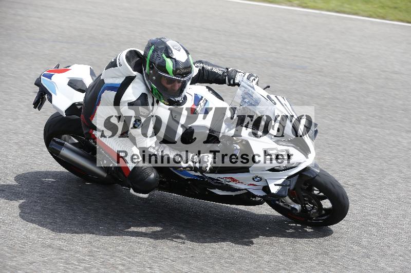 /Archiv-2024/29 12.06.2024 MOTO.CH Track Day ADR/Gruppe gelb/68